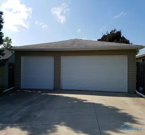413 E High St, Napoleon, OH 43545 photo 3