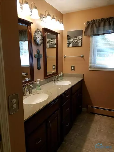 413 E High St, Napoleon, OH 43545 photo 13