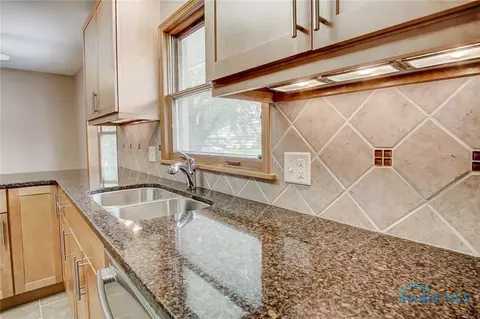 860 Maple Ln, Waterville, OH 43566 photo 5