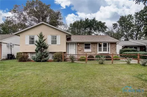 860 Maple Ln, Waterville, OH 43566 photo 1