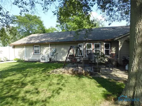 201 Illinois Dr, Bryan, OH 43506 photo 3