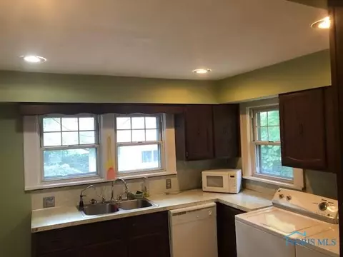 1718 Potomac Dr, Toledo, OH 43607 photo 9