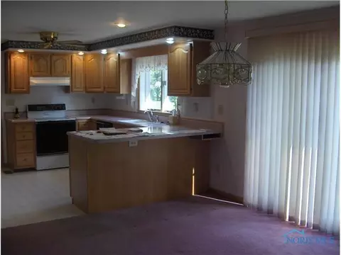 323 Main St, Oak Harbor, OH 43449 photo 5