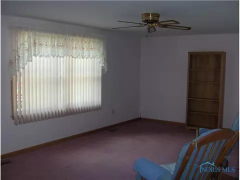 323 Main St, Oak Harbor, OH 43449 photo 7