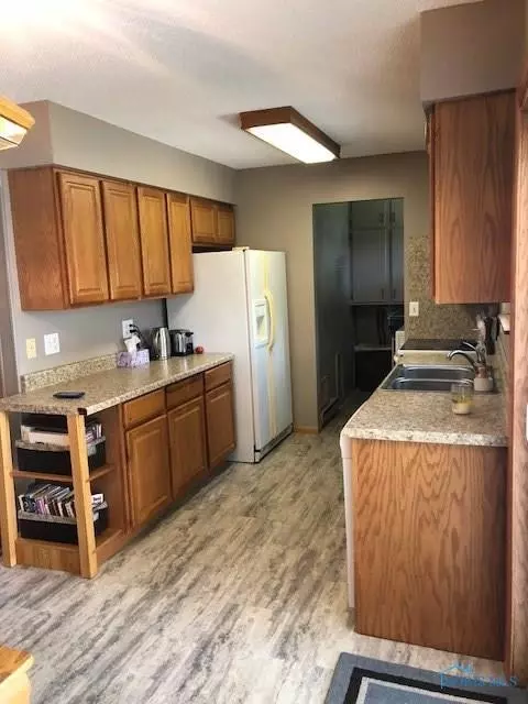 1209 E Wilson St, Bryan, OH 43506 photo 6