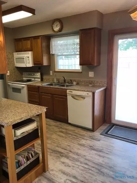 1209 E Wilson St, Bryan, OH 43506 photo 7