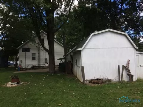 428 E Maple St, Bryan, OH 43506 photo 2