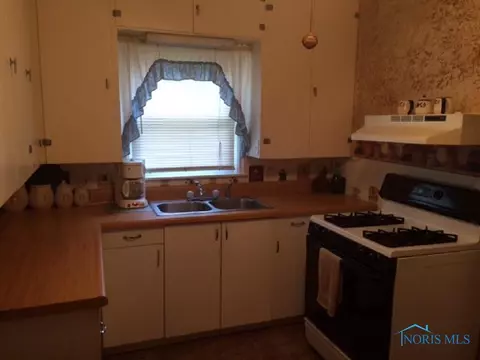 428 E Maple St, Bryan, OH 43506 photo 6