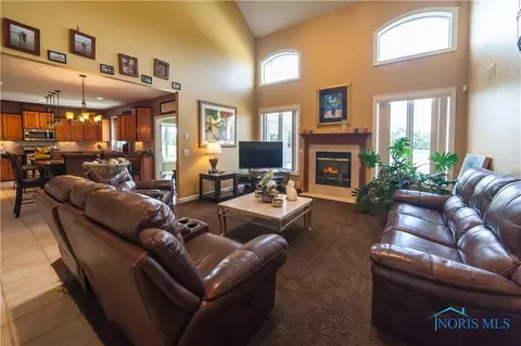 8833 E White Eagle, Sylvania, OH 43560 photo 2