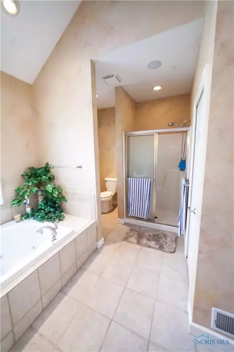 8833 E White Eagle, Sylvania, OH 43560 photo 9