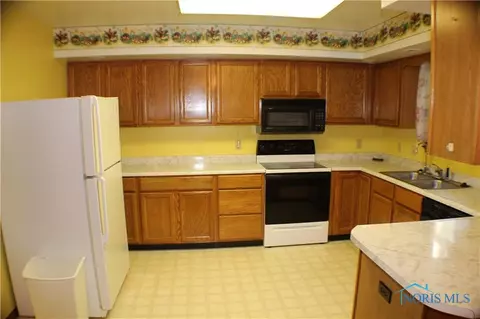 218 E Parklane Ave, Bradner, OH 43406 photo 9