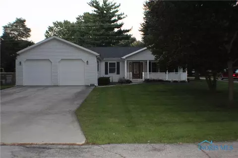 218 E Parklane Ave, Bradner, OH 43406 photo 1