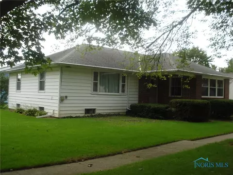 403 S Squire St, Holgate, OH 43527 photo 4