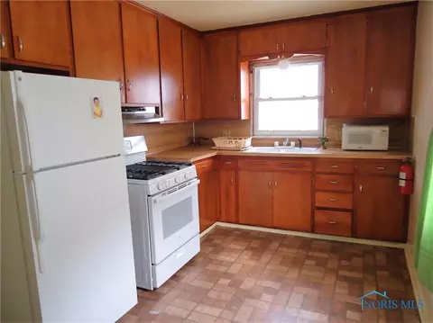 3016 Nebraska Ave, Toledo, OH 43607 photo 3