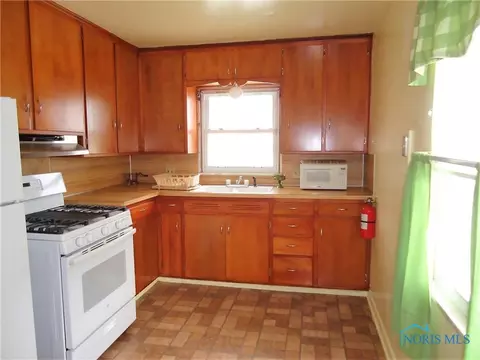 3016 Nebraska Ave, Toledo, OH 43607 photo 9