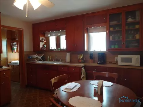 418 Cedar St, Wauseon, OH 43567 photo 11