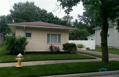 418 Cedar St, Wauseon, OH 43567 photo 1