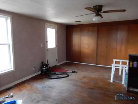 505 N Adrian St, Lyons, OH 43533 photo 6