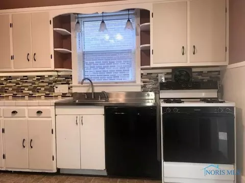 2010 Perth St, Toledo, OH 43607 photo 6