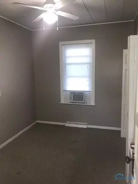 2010 Perth St, Toledo, OH 43607 photo 9