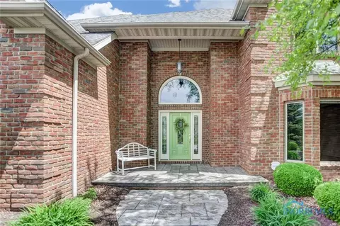 645 Bentbrook Dr, Findlay, OH 45840 photo 2