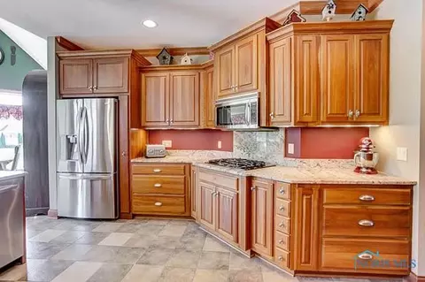 645 Bentbrook Dr, Findlay, OH 45840 photo 7