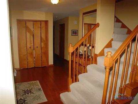 517 Thackeray Rd, Maumee, OH 43537 photo 9