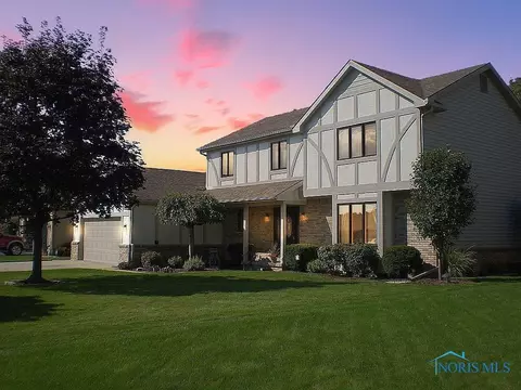 517 Thackeray Rd, Maumee, OH 43537 photo 2
