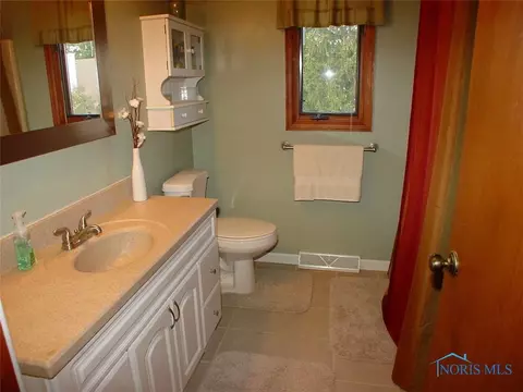 517 Thackeray Rd, Maumee, OH 43537 photo 21