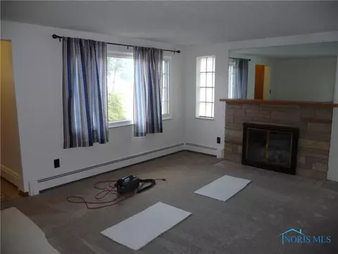705 E Crocker St, Bradner, OH 43406 photo 3