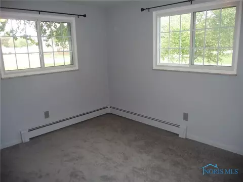 705 E Crocker St, Bradner, OH 43406 photo 4