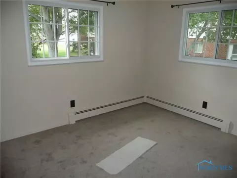 705 E Crocker St, Bradner, OH 43406 photo 5