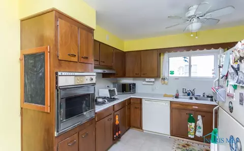 1070 Leith St, Maumee, OH 43537 photo 6