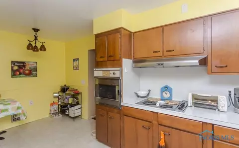 1070 Leith St, Maumee, OH 43537 photo 8