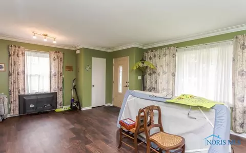 1070 Leith St, Maumee, OH 43537 photo 4