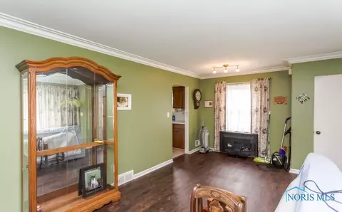 1070 Leith St, Maumee, OH 43537 photo 5