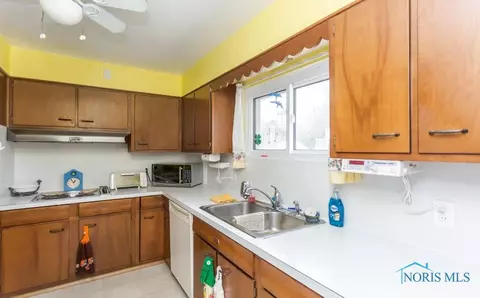 1070 Leith St, Maumee, OH 43537 photo 7