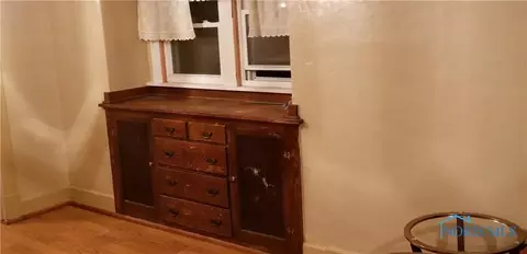 2004 Barrows St, Toledo, OH 43613 photo 6
