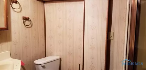 2004 Barrows St, Toledo, OH 43613 photo 18