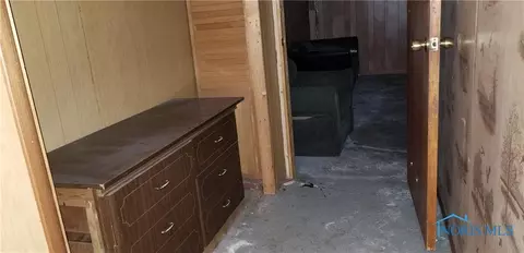 2004 Barrows St, Toledo, OH 43613 photo 20