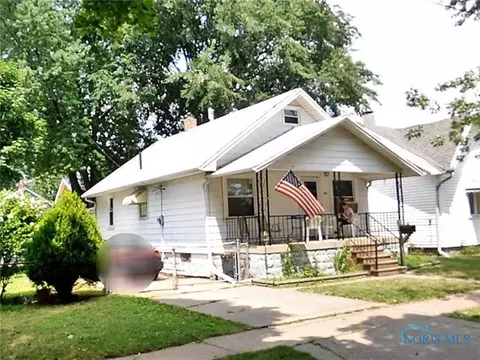 2004 Barrows St, Toledo, OH 43613 photo 1