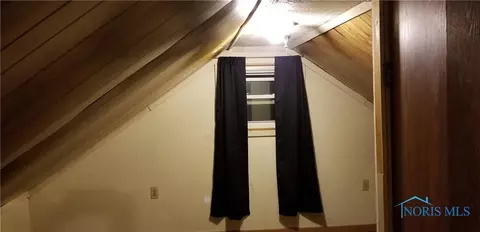2004 Barrows St, Toledo, OH 43613 photo 14