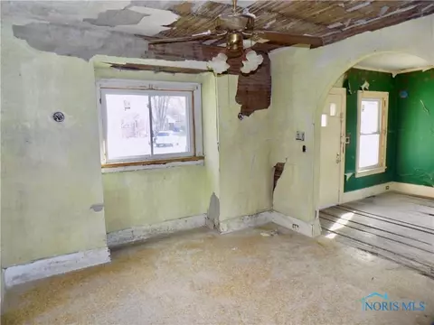 929 Secor Rd, Toledo, OH 43607 photo 5