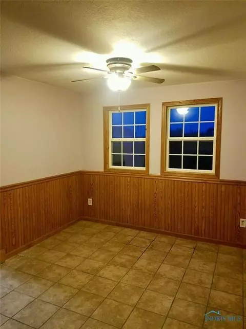 28791 E Broadway St, Walbridge, OH 43465 photo 6