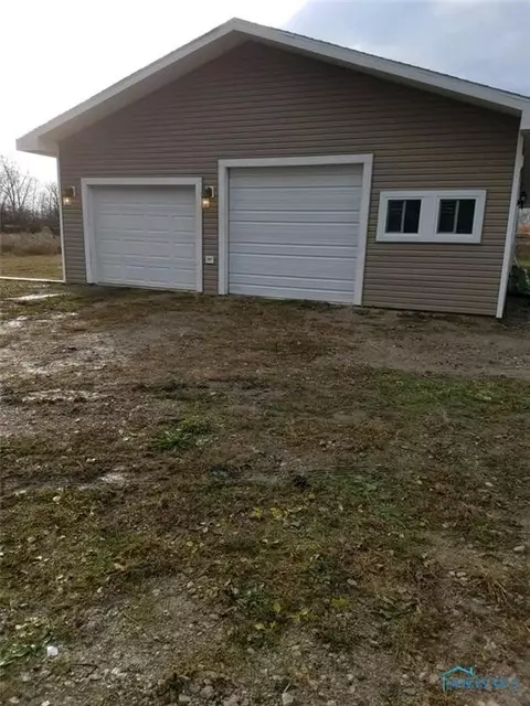 28791 E Broadway St, Walbridge, OH 43465 photo 2