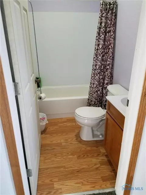 28791 E Broadway St, Walbridge, OH 43465 photo 8