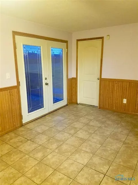 28791 E Broadway St, Walbridge, OH 43465 photo 7