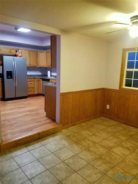 28791 E Broadway St, Walbridge, OH 43465 photo 5