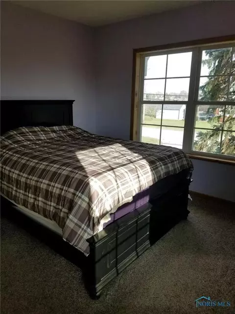 28791 E Broadway St, Walbridge, OH 43465 photo 21