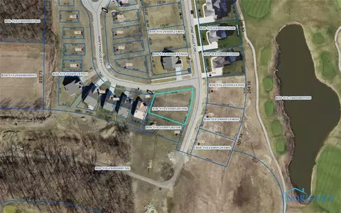924 Pine Valley Dr, Bowling Green, OH 43402